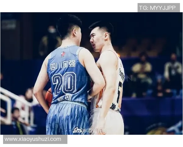 吉林九台农商行鏖战四川金强双方激烈对攻上演精彩篮球盛宴