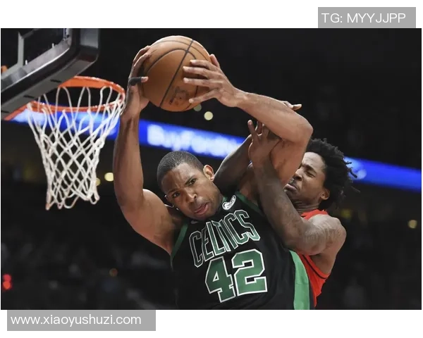 开拓者迎战勇士 强强对决展现NBA精彩对抗精彩瞬间